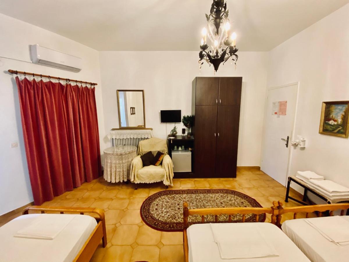 Eleutheria Rooms Igoumenitsa Exterior photo